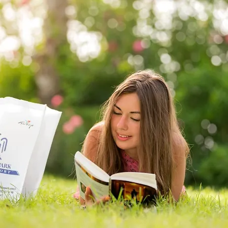 Holiday Park Resort Hotell