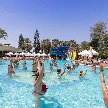 Holiday Park Resort Hotell 5*