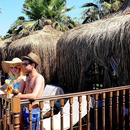 Hotell Holiday Park Resort