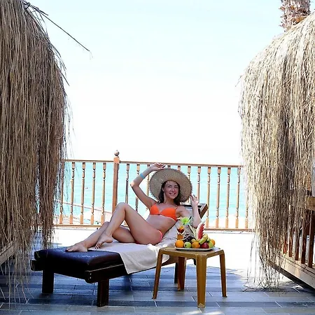 Hotell Holiday Park Resort 5*