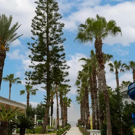 Hotel Holiday Park Resort
