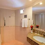 Hotel Holiday Park Resort 5*