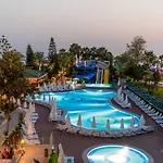 Hotel Holiday Park Resort 5*