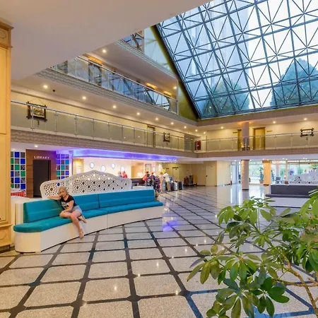 Holiday Park Resort 5* Okurcalar