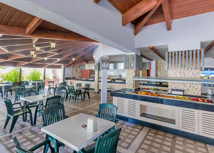 Szálloda Holiday Park Resort 5*