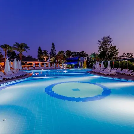 Holiday Park Resort Отель