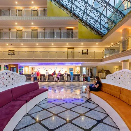 Holiday Park Resort 5* Окурджалар