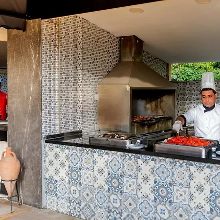 Holiday Park Resort 5*